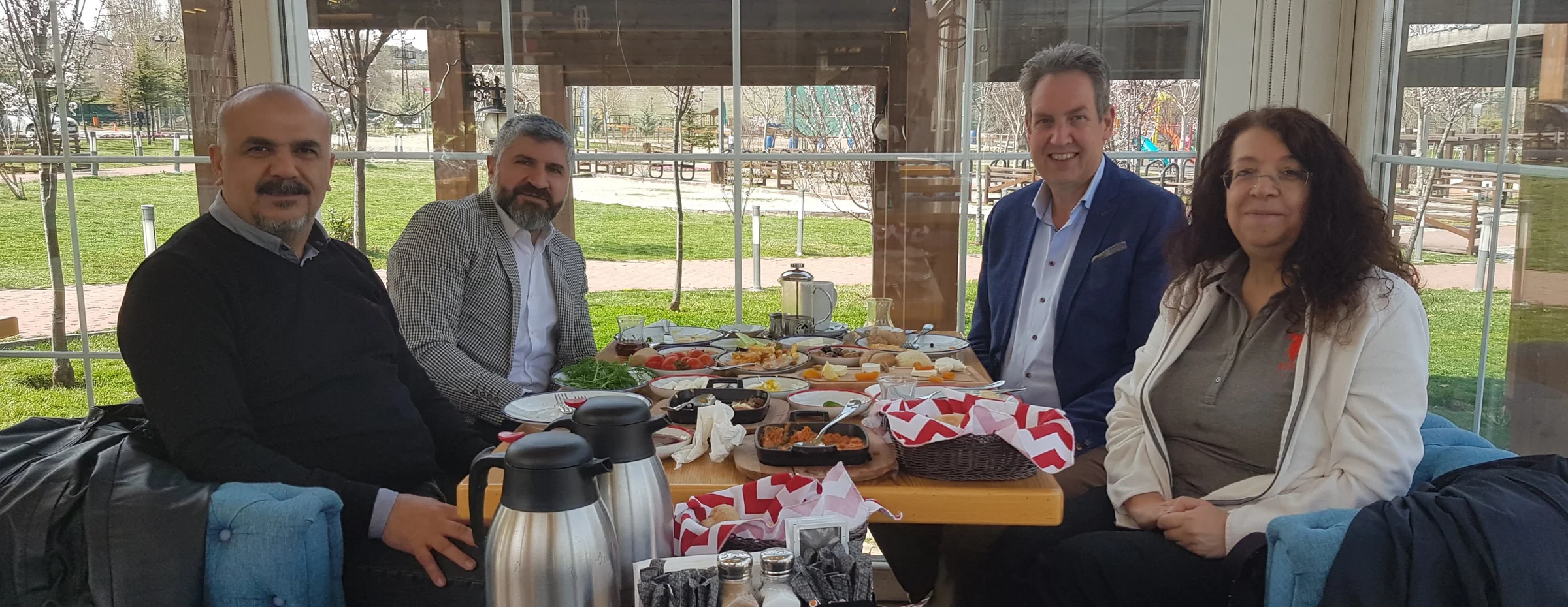 Yuksel Abdikoglu, TDSF President Özturk, IKF President Fransoo, Lale Güler at the informal meeting in Ankara