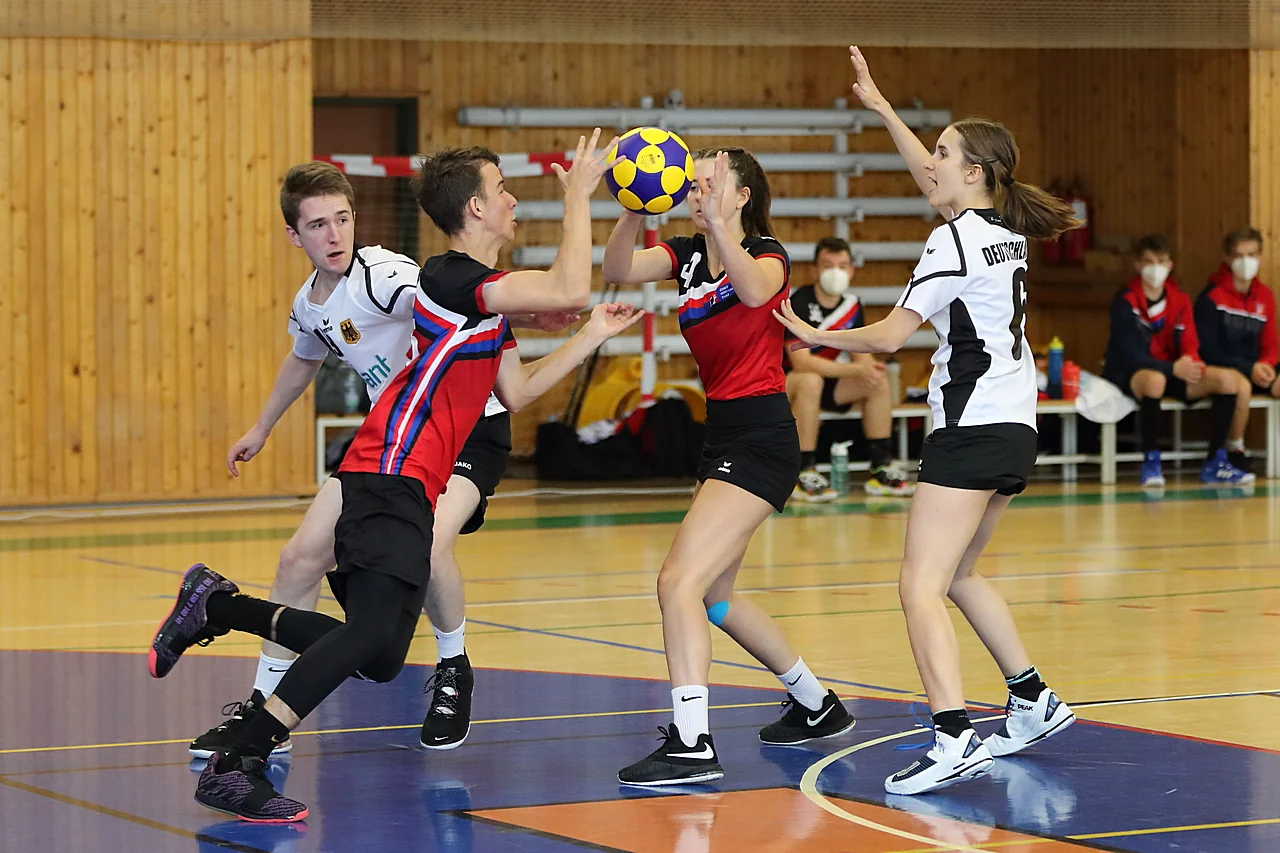 Day1 G3 IKF U21KWC 2021 Korfball Gertrude de Vries-2